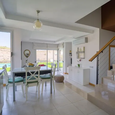 Salobre Private Pool Overlooking To The Golf Course- Pet Friendly Шале Сан-Бартоломе